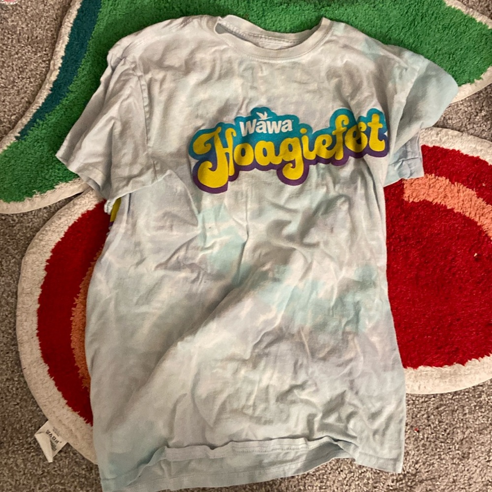 Wawa hoagiefest shirt medium